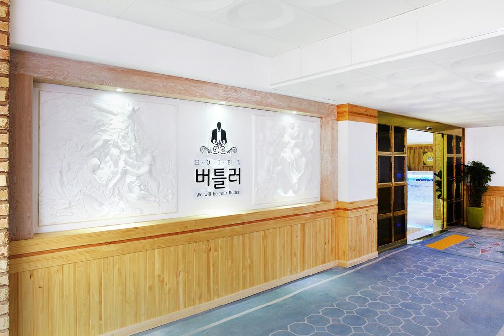 Hotel Butler Suwon Bagian luar foto