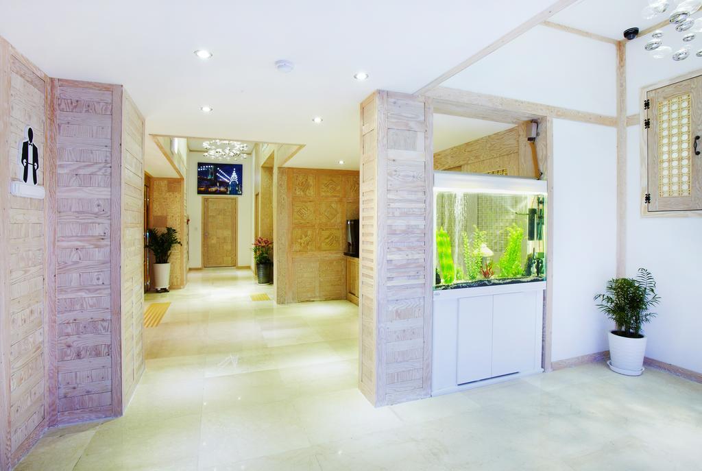 Hotel Butler Suwon Bagian luar foto